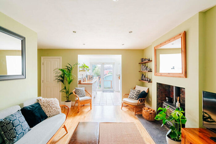 2 Bedroom Flat For Sale In Upper Belmont Road, Bishopston, Bristol, BS7