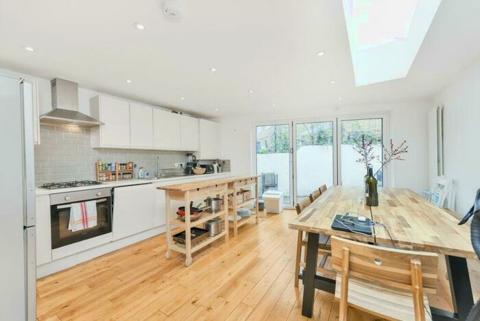 4 Bedroom Terraced House To Rent In Lilford Road, SE5