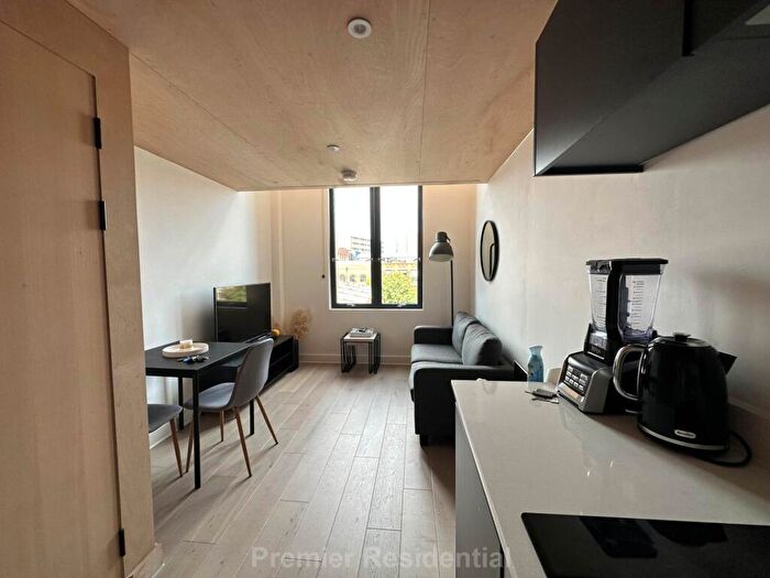 1 Bedroom Apartment To Rent In Spinners Way, Manchester, M15