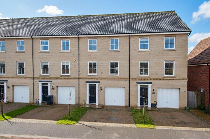3 Bedroom Town House For Sale In Dunlin Drive, Wymondham, NR18