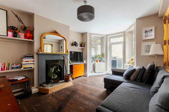 2 Bedroom Maisonette For Sale In Homerton Road, Hackney, E9