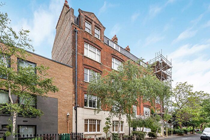 1 Bedroom Flat For Sale In Langley Lane, London, SW8
