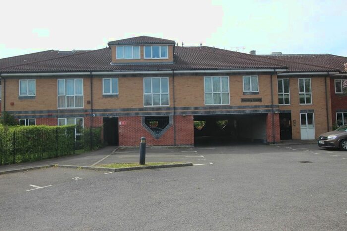 1 Bedroom Flat To Rent In Curls Road, Maidenhead, SL6