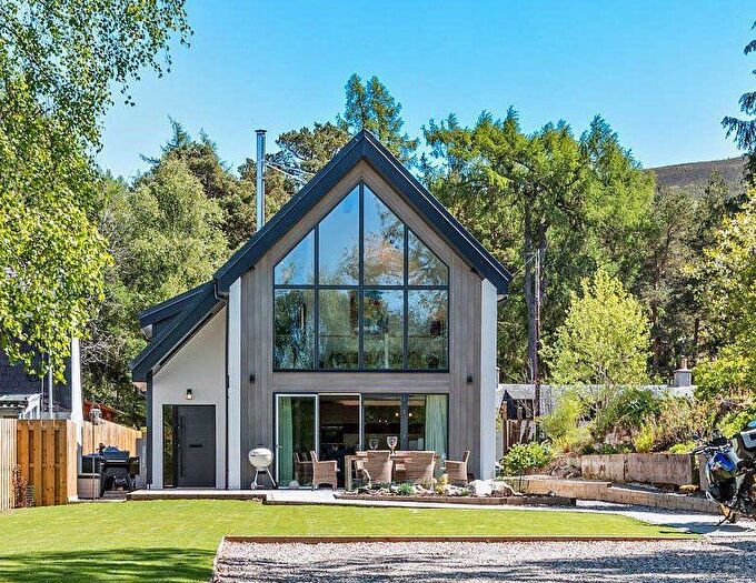 3 Bedroom Detached House For Sale In Kindrochit Drive, Braemar, Aberdeenshire, AB35