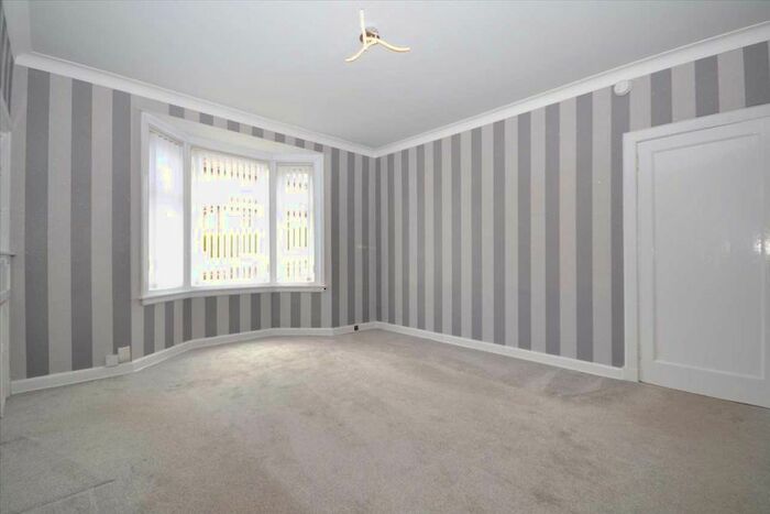3 Bedroom Semi-Detached House For Sale In York Drive, Burnside, Glasgow, G73