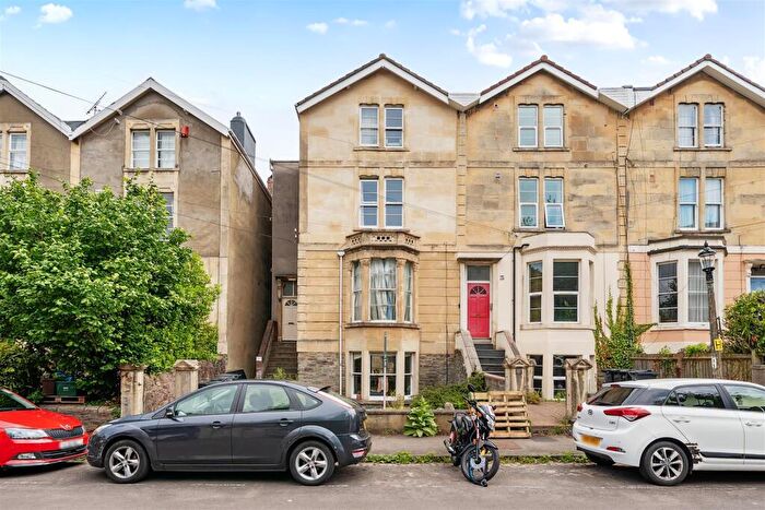 2 Bedroom Flat For Sale In Eastfield Road, Cotham, BS6