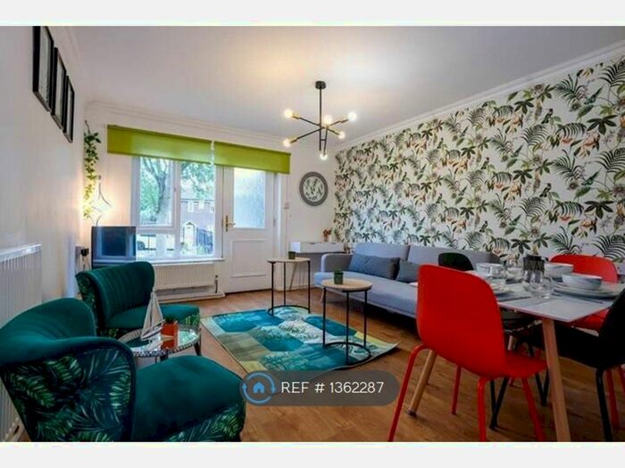 1 Bedroom Maisonette To Rent In Redlynch Walk, Manchester, M8