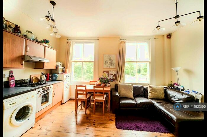 2 Bedroom Flat To Rent In Holloway Road, London, N19