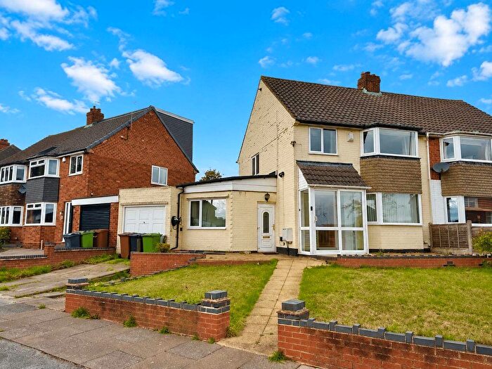 3 Bedroom Semi-Detached House For Sale In Gainsborough Crescent, Great Barr, Birmingham, B43