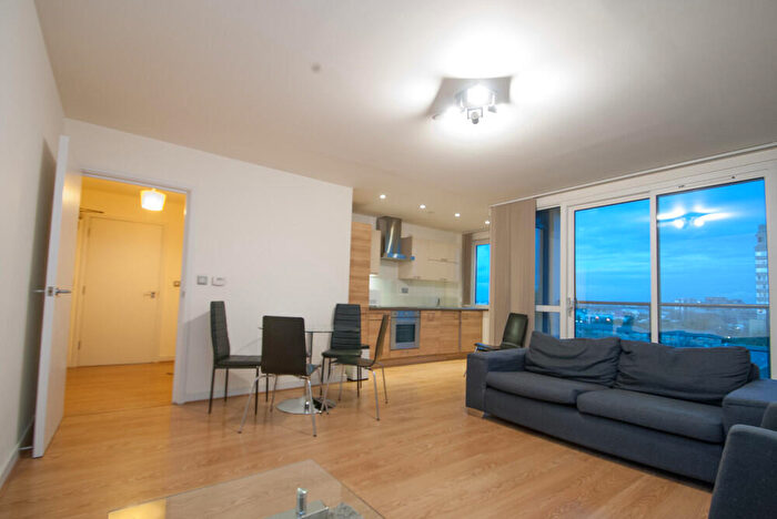 1 Bedroom Apartment To Rent In Panoramic Tower, Hay Currie Street, London, E14