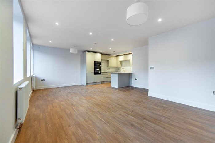 2 Bedroom Flat To Rent In Brandling Park Mews, Jesmond, NE2