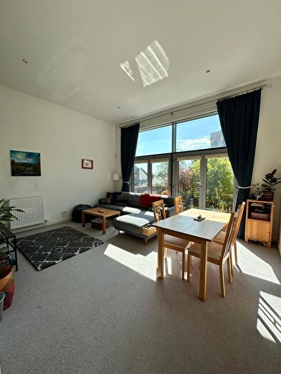 2 Bedroom Semi-Detached House To Rent In Shepherds Loan, Dundee, DD2