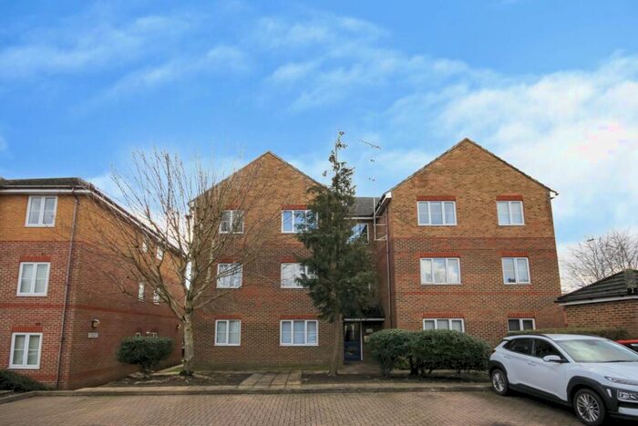 2 Bedroom Apartment For Sale In Anders Corner, Bracknell, RG42