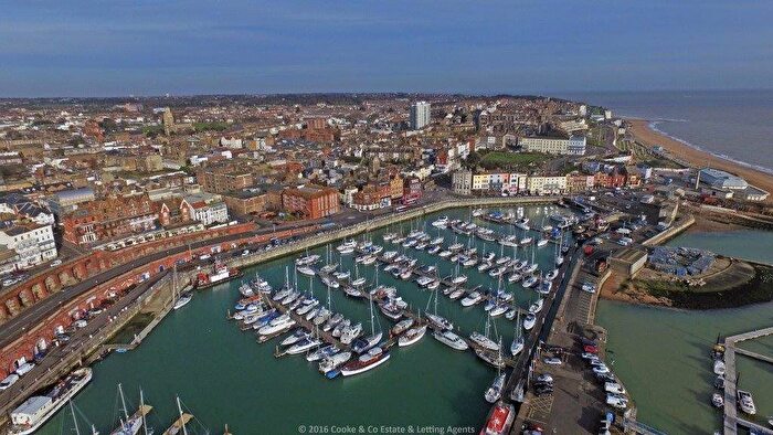 1 Bedroom Terraced House For Sale In Wellington Crescent, Ramsgate, Kent, CT11