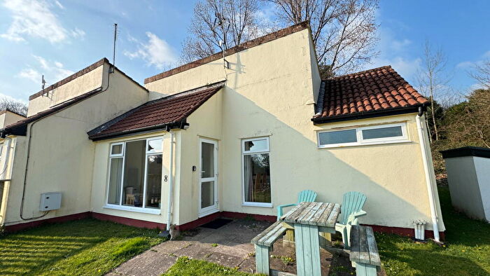 3 Bedroom Terraced Bungalow For Sale In Manorcombe Bungalows, Honicombe Park, Callington, PL17