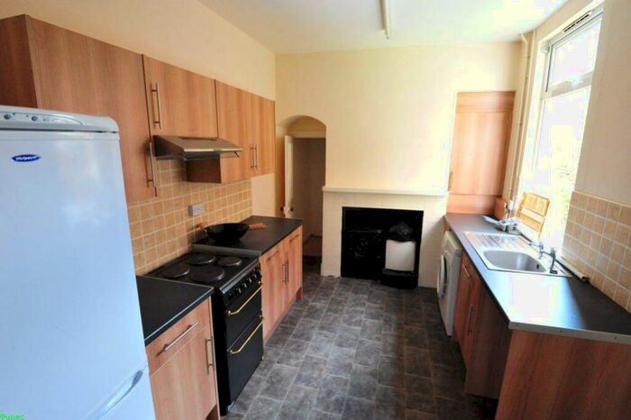 4 Bedroom Terraced House To Rent In Hearsall Lane, Earlsdon, Coventry, CV5