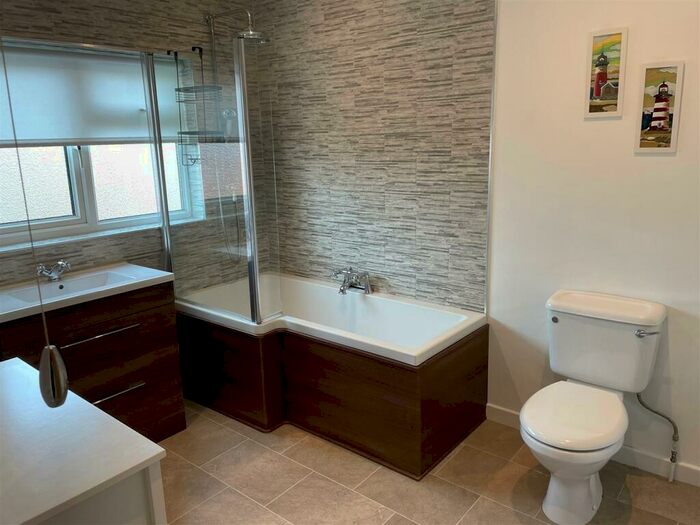 3 Bedroom Maisonette To Rent In Badminton Road, Coalpit Heath, Bristol, BS36