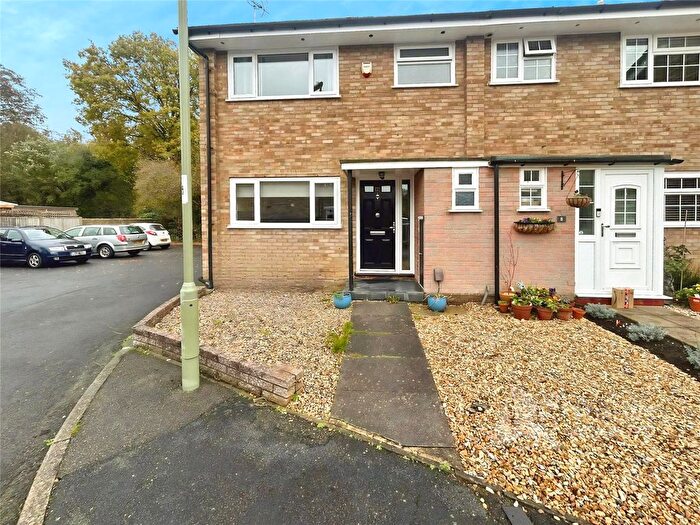 3 Bedroom End Of Terrace House To Rent In Longleat Square, Farnborough, Hampshire, GU14