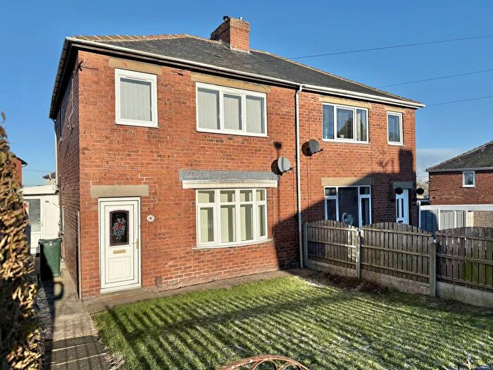 3 Bedroom Property To Rent In Mount Crescent, Hoyland, Barnsley, S74