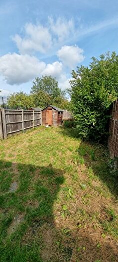 5 Bedroom Semi-Detached House To Rent In Cricket Road, Oxford, OX4