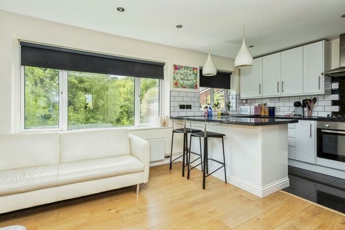 1 Bedroom Flat For Sale In Middlefield, Hatfield, AL10