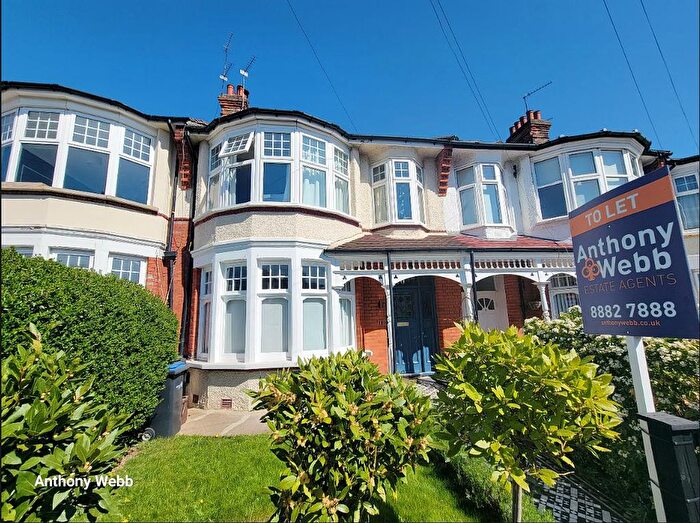 3 Bedroom Terraced House To Rent In The Rise, Palmers Green, N13