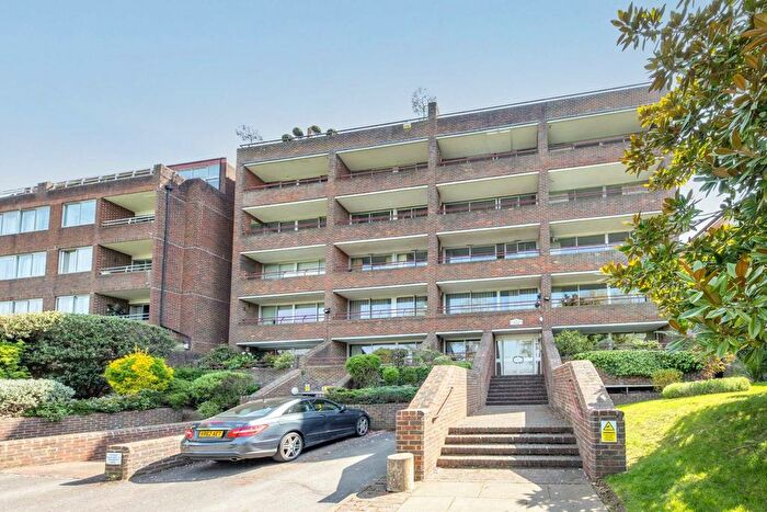 2 Bedroom Flat To Rent In Portsmouth Road, Kingston Upon Thames, KT1