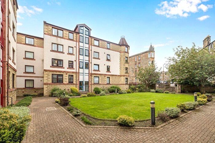 2 Bedroom Flat For Sale In / Dalgety Road, Meadowbank, Edinburgh, EH7