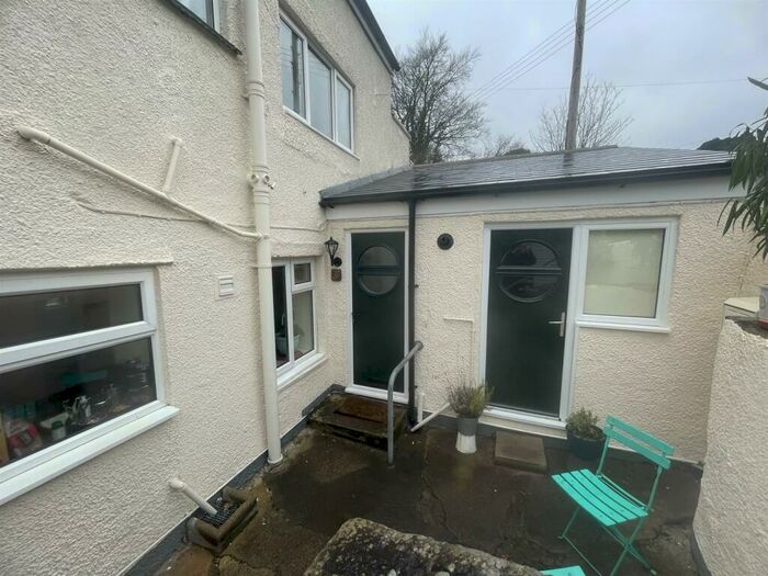 2 Bedroom House To Rent In Peacock Lane, Cinderford, GL14