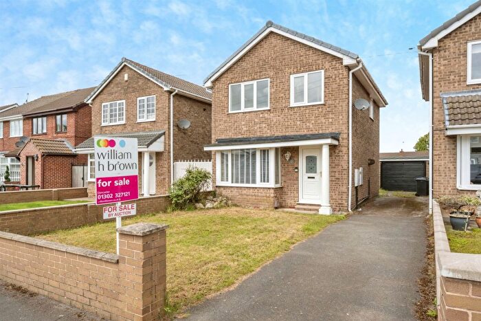 3 Bedroom Detached House For Sale In Kepple Close, New Rossington, Doncaster, DN11