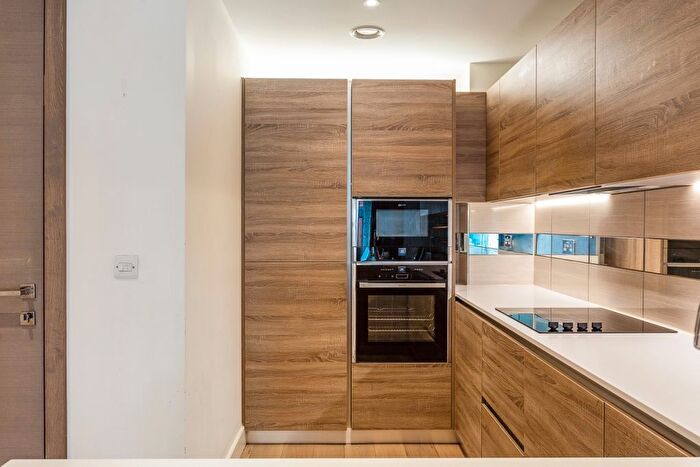 2 Bedroom Flat To Rent In Deveraux House, Woolwich Arsenal, SE18