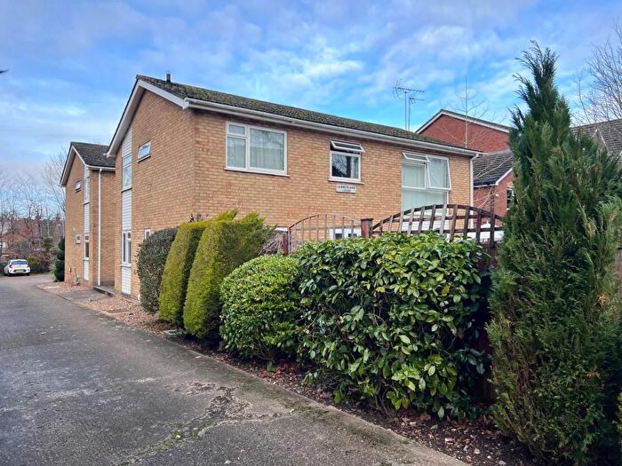 3 Bedroom Maisonette To Rent In Upper Gordon Road, Camberley, GU15