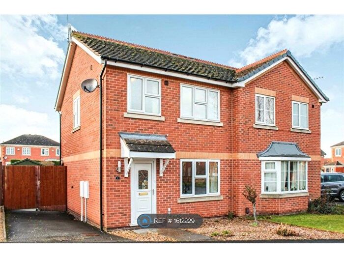3 Bedroom Semi-Detached House To Rent In Perry Grove, Loughborough, LE11