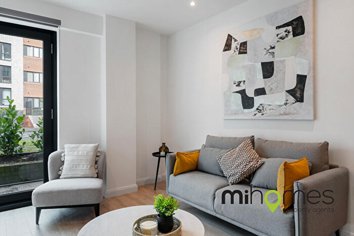 2 Bedroom Apartment To Rent In Chesterfield House, Slough, SL1