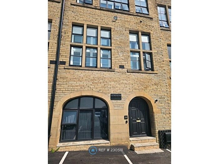 3 Bedroom Terraced House To Rent In Manningham Lane, Bradford, BD8