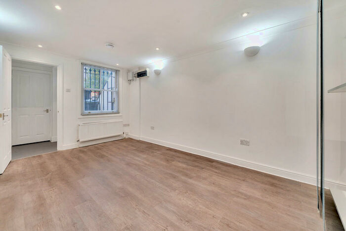 Apartment To Rent In Sandringham Road, E8