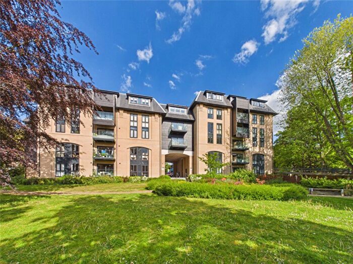 2 Bedroom Apartment For Sale In The Causeway, Great Baddow, Chelmsford, Essex, CM2