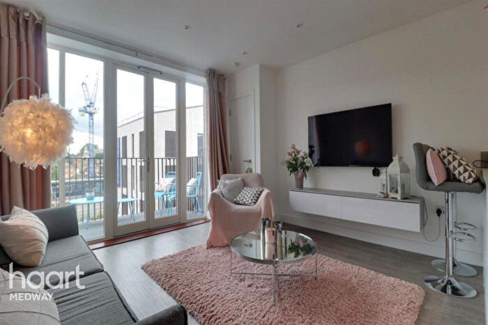 2 Bedroom Apartment To Rent In Corys Road, Rochester, ME1