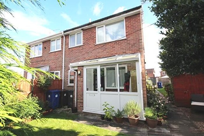 1 Bedroom Maisonette To Rent In Sycamore Court, Barlby, YO8