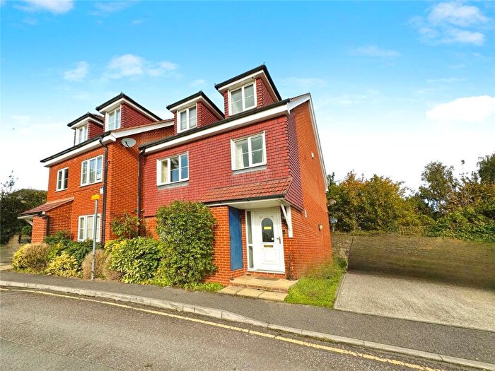 1 Bedroom Flat To Rent In Sumpter Way, Faversham, Kent, ME13