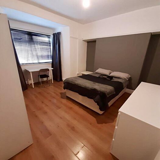 5 Bedroom House To Rent In Nicholl Street, Mount Pleasant, SA1