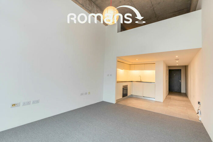 1 Bedroom Apartment To Rent In Lake Shore Drive, BS13