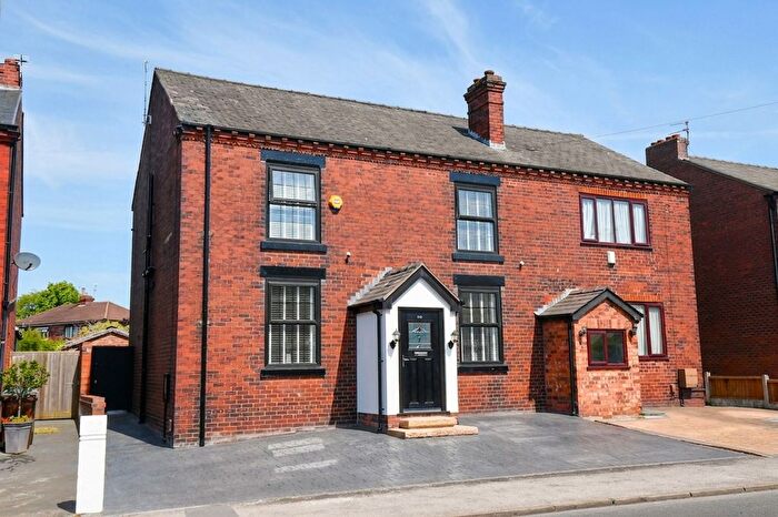 3 Bedroom Semi Detached House For Sale In Manchester Road, Tyldesley, M29