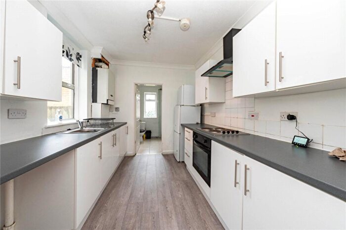 3 Bedroom End Of Terrace House To Rent In Evelyn Road, Maidstone, ME16