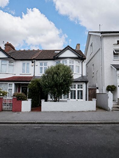 5 Bedroom Semi Detached House For Sale In Manchester Road, Thornton Heath, CR7