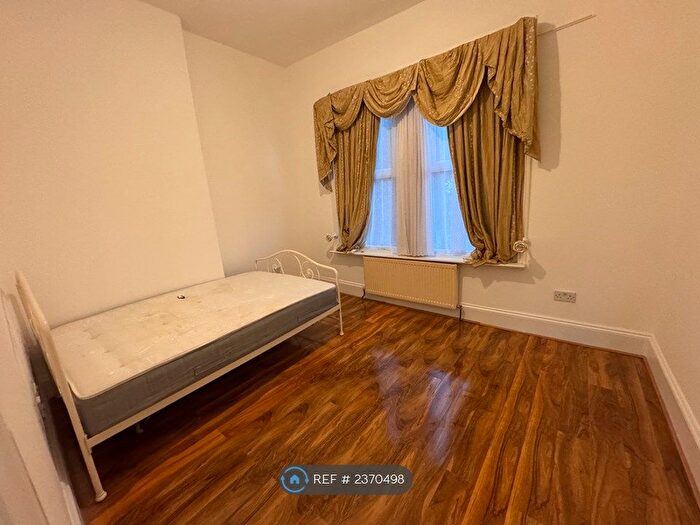 2 Bedroom Flat To Rent In Charlton, Charlton, SE7