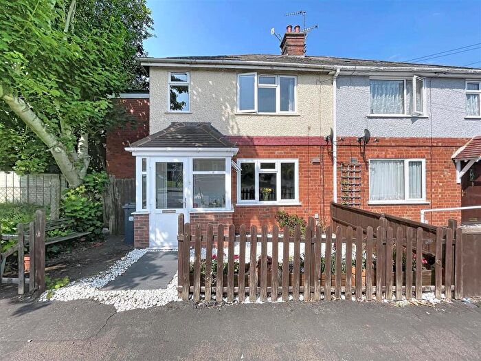 3 Bedroom Semi Detached House For Sale In Herberts Lane, Kenilworth, CV8