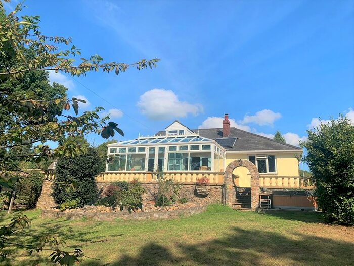 4 Bedroom Detached Bungalow For Sale In Cedar Bungalow, Shute, EX13