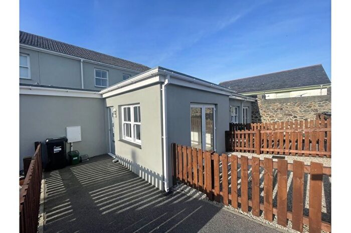 3 Bedroom Terraced House For Sale In South Terrace, Camborne, Camborne, TR14