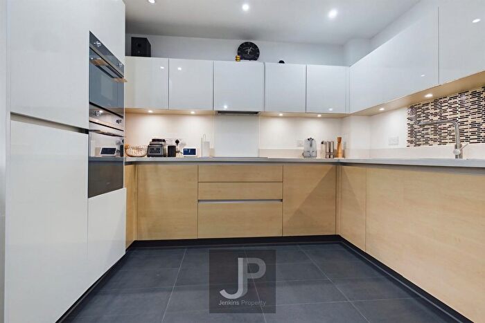 1 Bedroom Flat To Rent In Safflower Lane, Romford, RM3